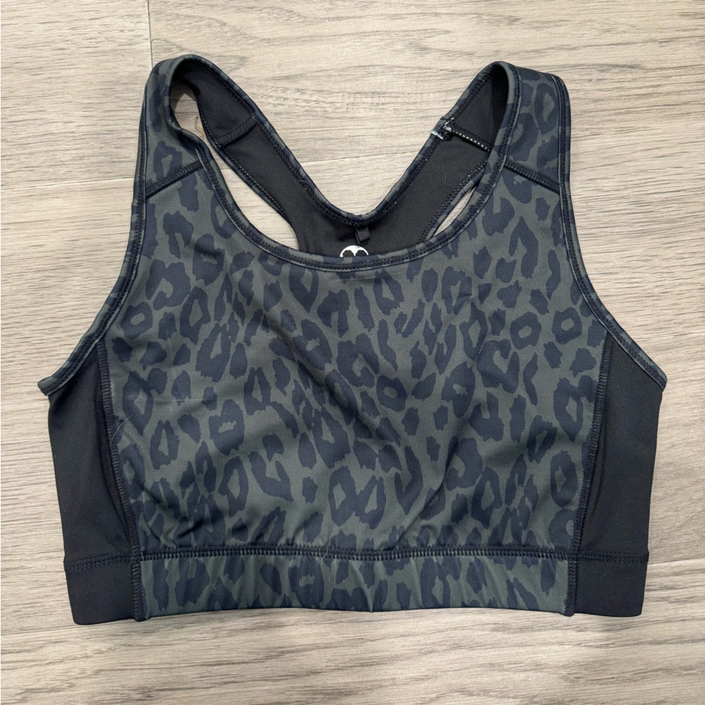 Leopard Print Workout Set - Picture 2 of 7